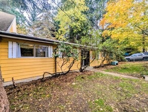 Building Photo - 3Bd/1.75Ba Lake Forest Park House
