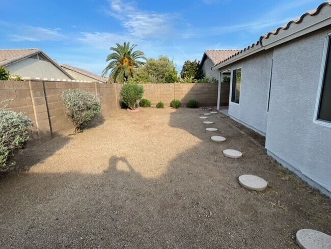 Building Photo - 3 Bedroom - 2 Bath - 1515 Sq. Ft. - in Gil...