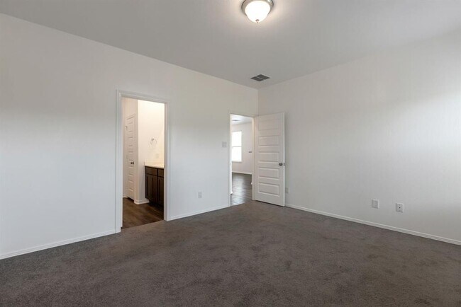 Building Photo - 16742 Rover Ln