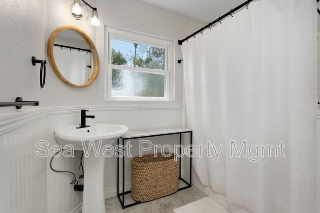 Building Photo - 3267 Bernardo Ln