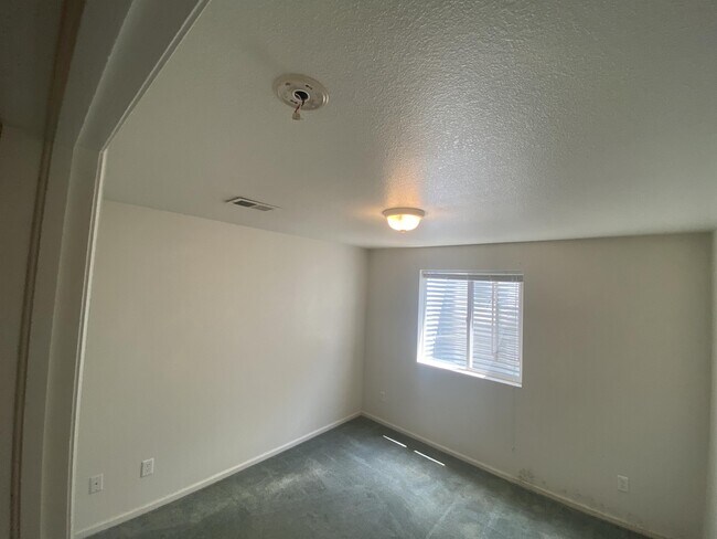 Building Photo - 5259 W 9th St Dr