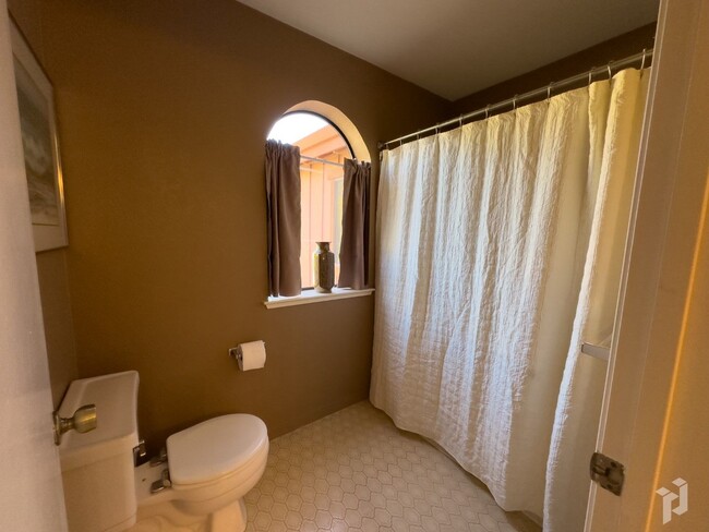Building Photo - Beautiful Cal Park Rental Property!
