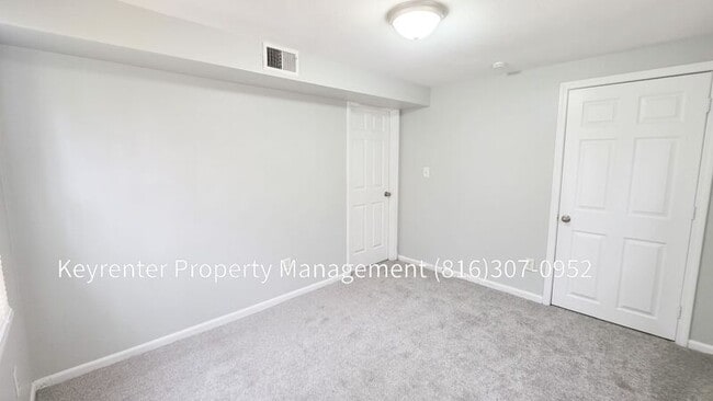 Building Photo - 1010 S Osage St