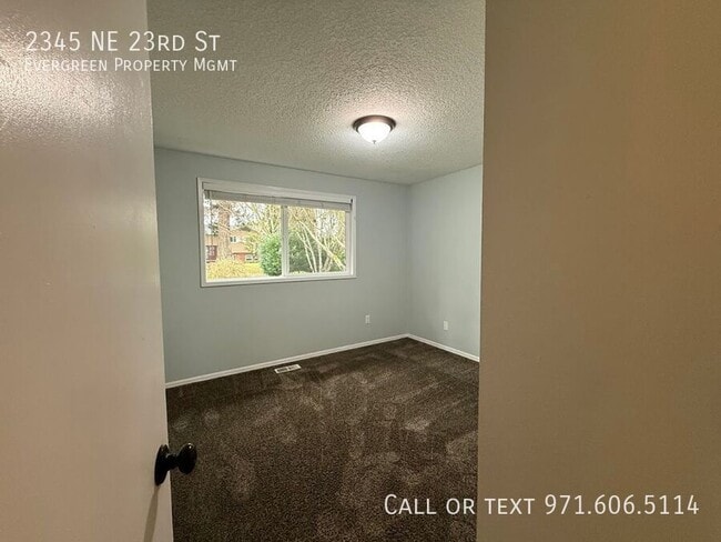 Building Photo - 2345 NE 23rd St
