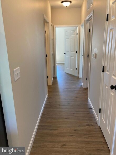 Building Photo - 376 E Main St