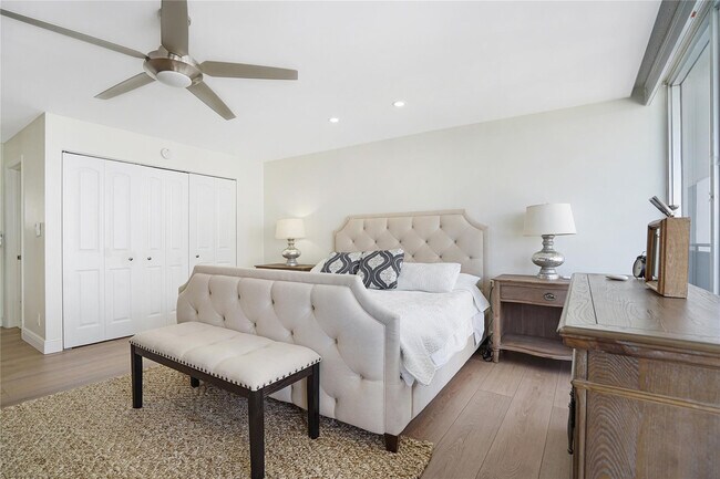 Building Photo - 4280 Galt Ocean Dr