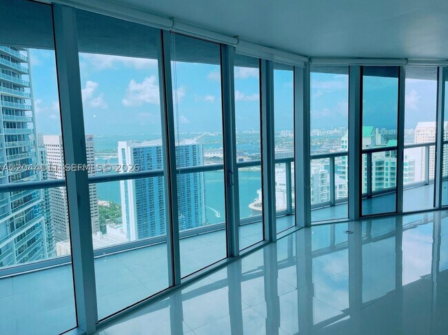 Building Photo - 495 Brickell Ave