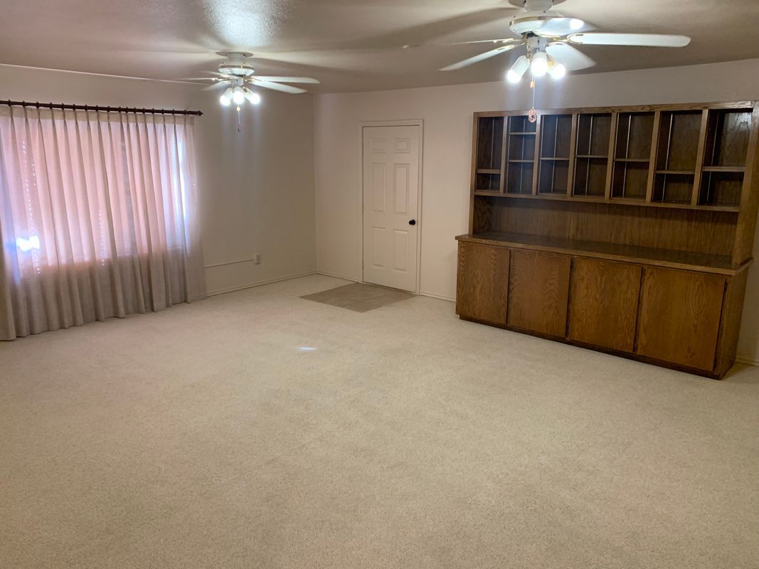 Building Photo - 7555 Victoria Ave