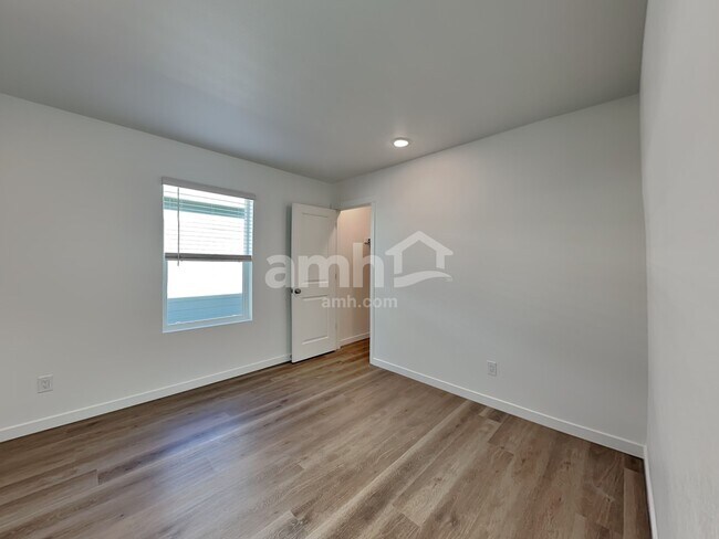 Building Photo - 26143 E Calhoun Pl