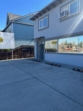 Building Photo - 1749 Victorian Ave