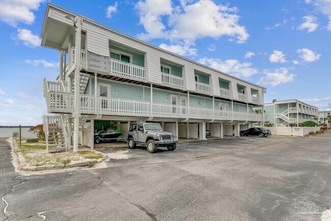 Building Photo - 1100 Fort Pickens Rd