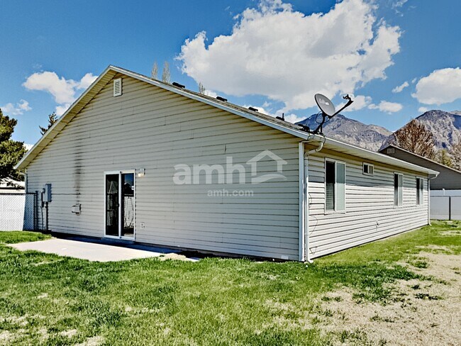Building Photo - 129 W Southwell St