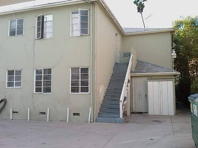 Building Photo - 350 S Alexandria Ave