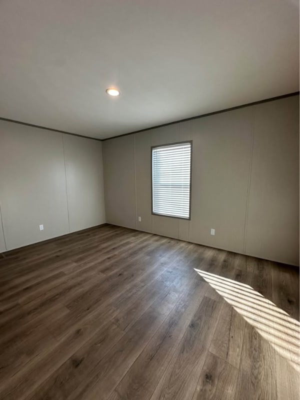 Building Photo - 10301 SE 29th St