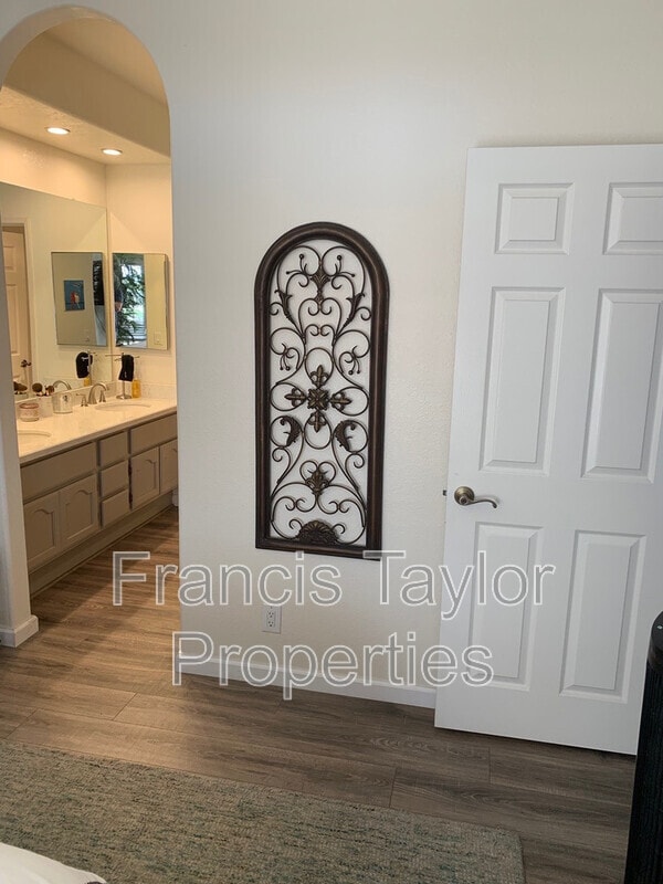 Building Photo - 2305 Rancho Del Oro Rd