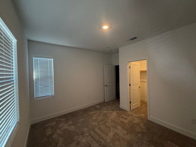 Building Photo - Lathrop - Gorgeous 5 Bedroom 3 Bathroom Home