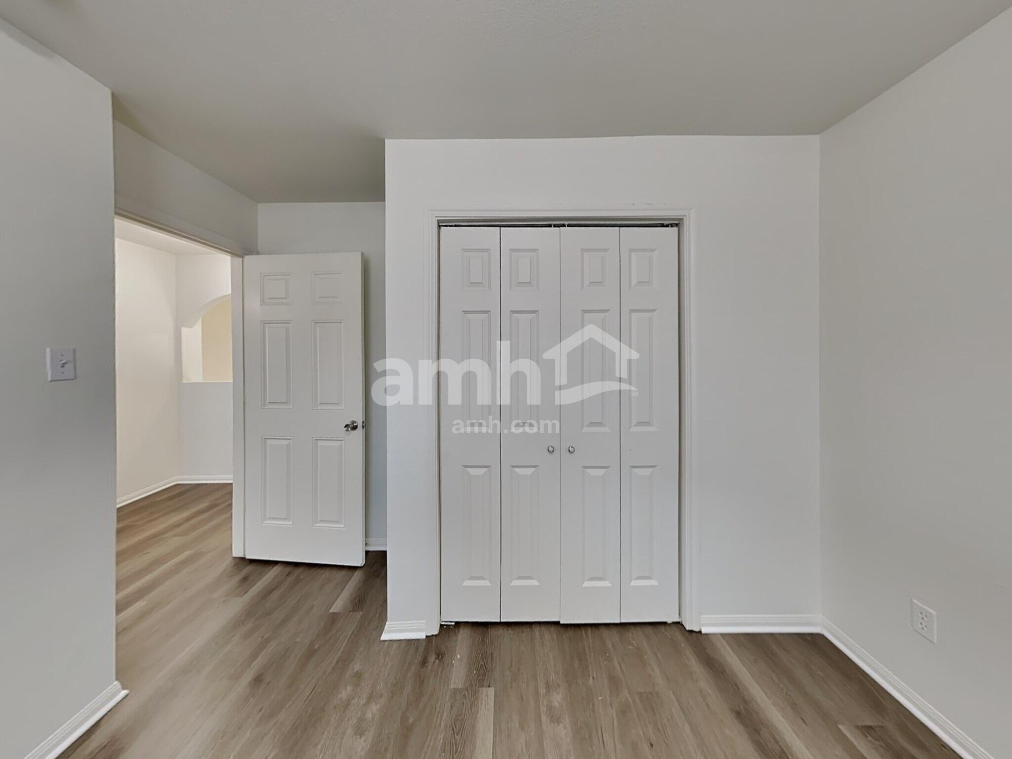 Building Photo - 18439 Sunrise Oaks Ct