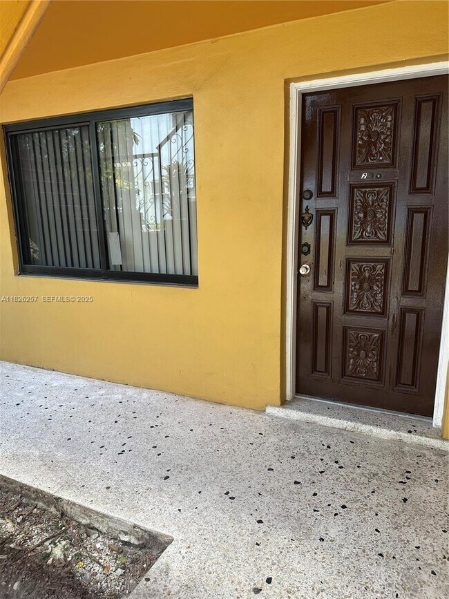 Primary Photo - 1442 NW 1st St