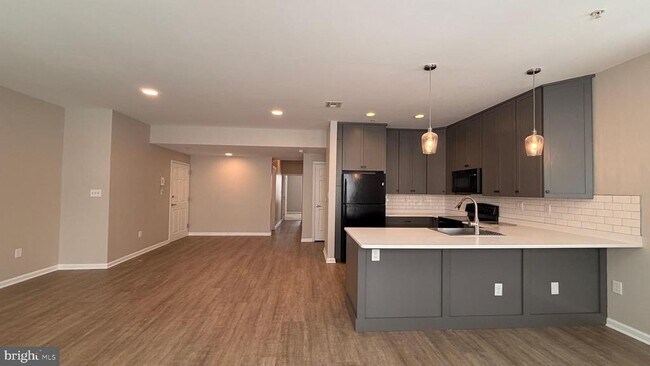 Building Photo - 134 Bridge St