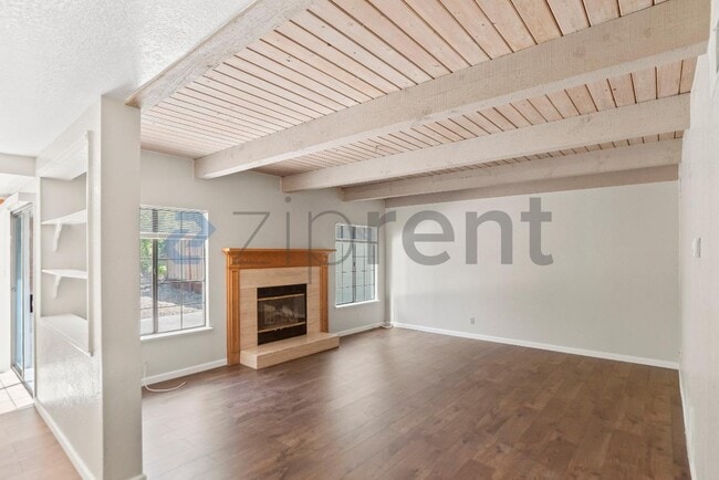 Building Photo - 1225 Oak Hill Ct