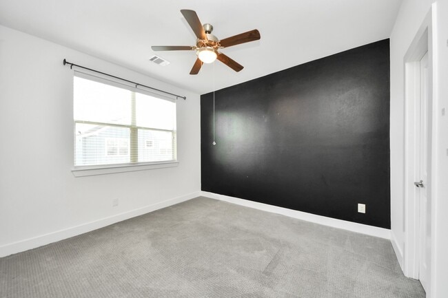 Building Photo - 8821 Hollister Pine Ct