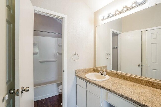 Building Photo - 5907 Beaconridge Dr