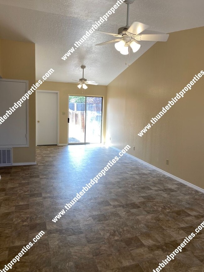 Building Photo - Taylor Ranch
