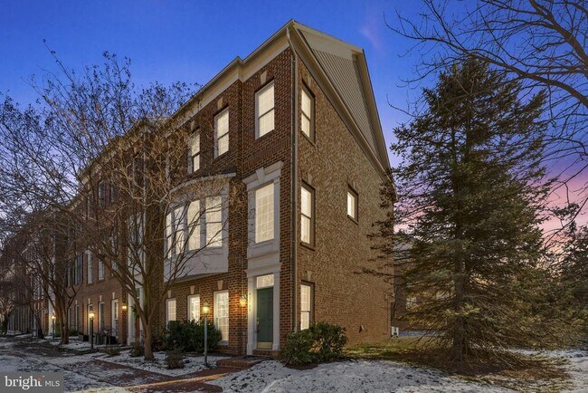 Building Photo - 43789 Water Bay Terrace