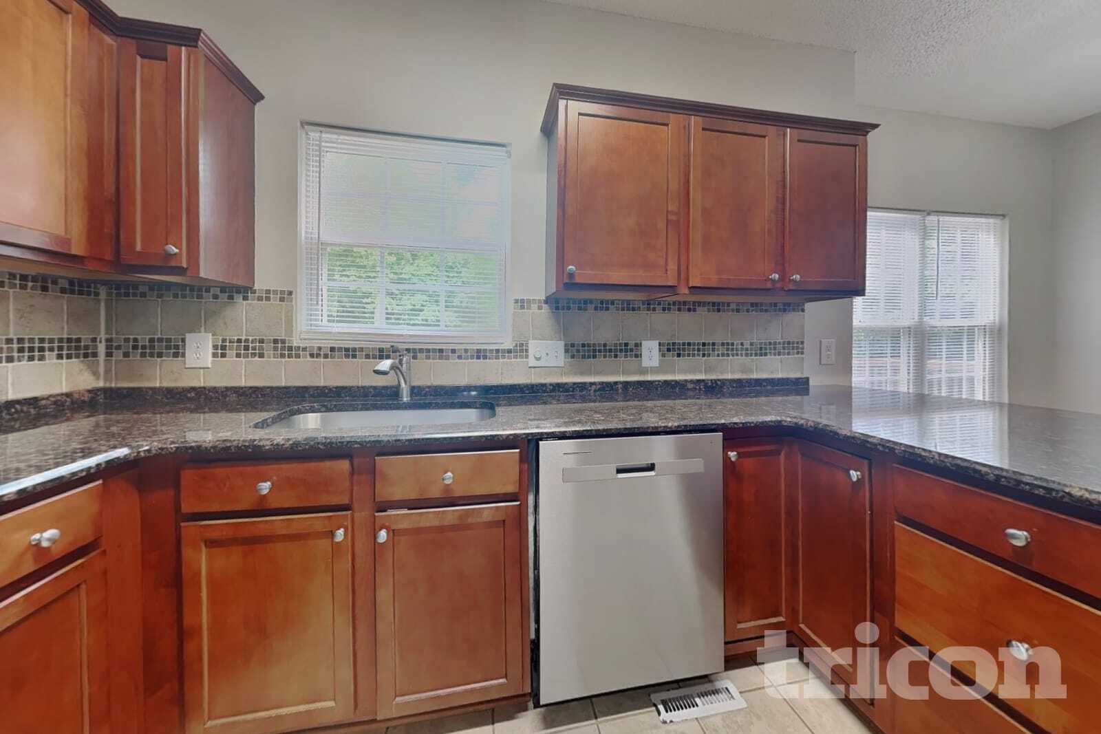 Building Photo - 1017 Woodland Pointe Dr
