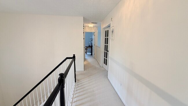 Building Photo - Beautiful backyard