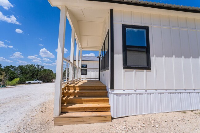 Building Photo - Texas Oaks