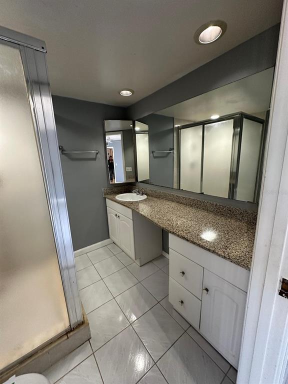 Building Photo - 5276 Middle Ct