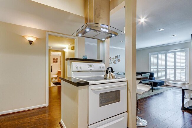Building Photo - 1800 Stoney Brook Dr