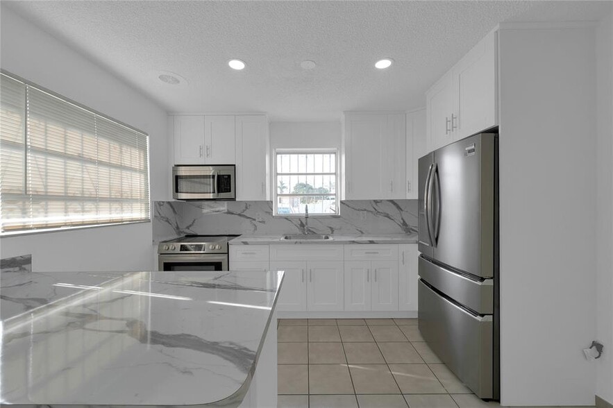 Primary Photo - 7145 SW 13th St