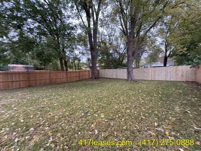 Building Photo - 2618 N Pierce Ave