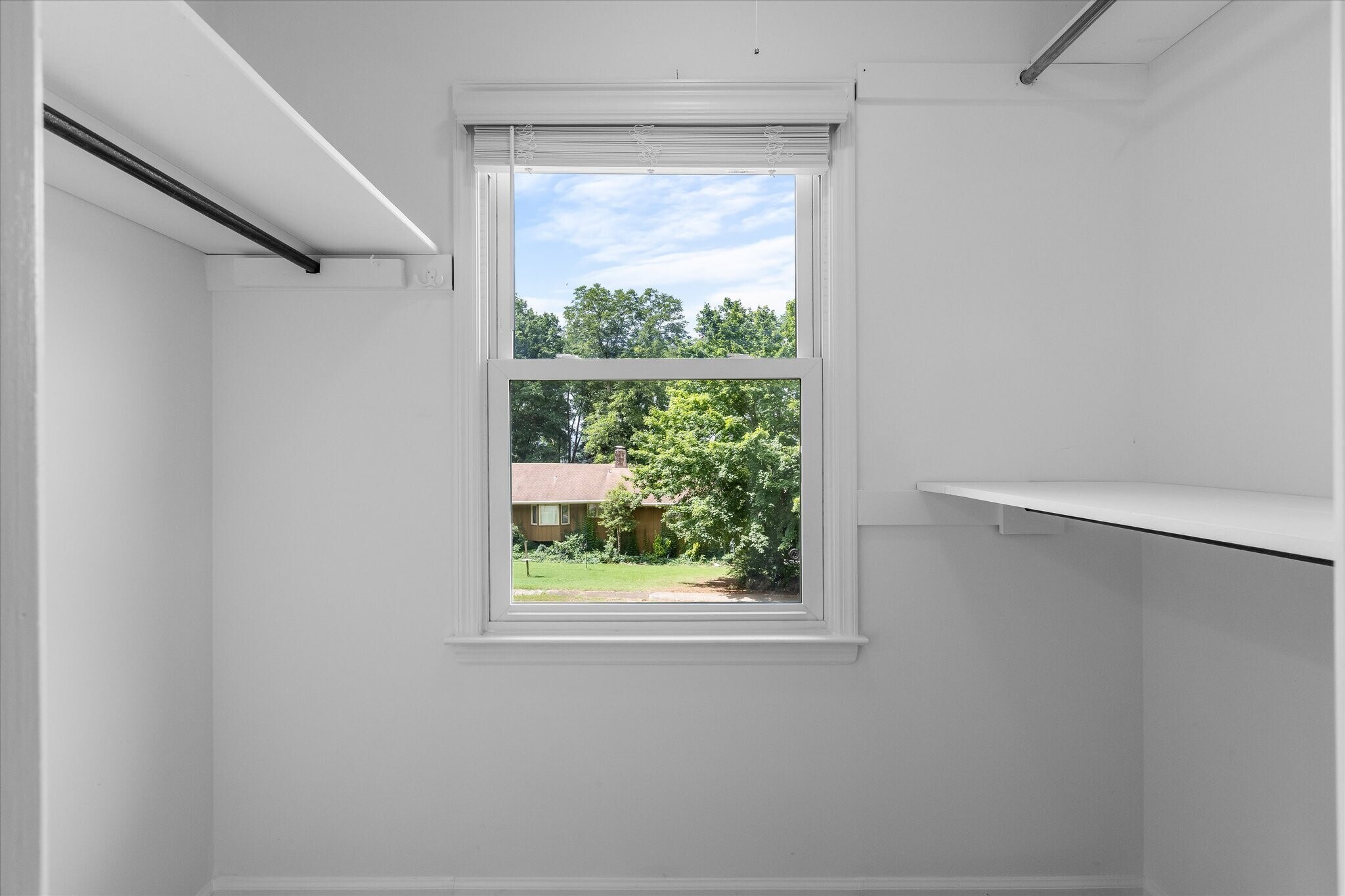 Building Photo - 1305 Hiwan Trail SE