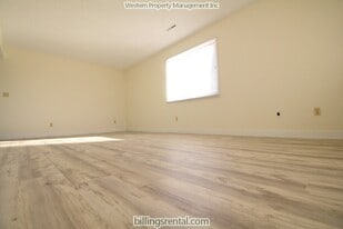 Building Photo - 411 Mervin St