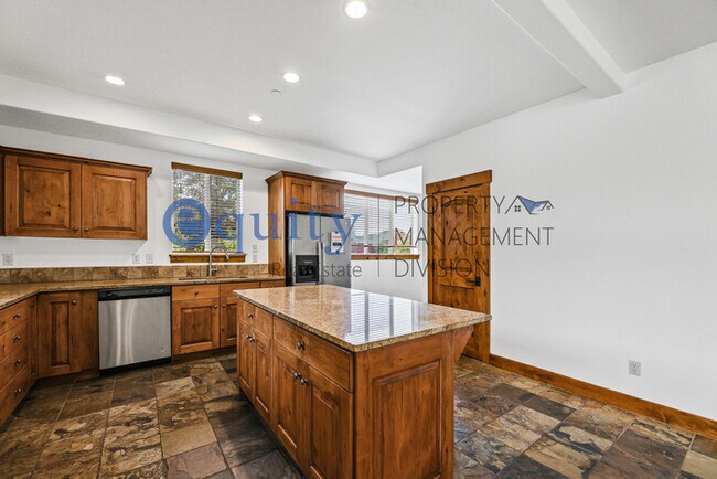 Building Photo - 8143 Courtyard Loop