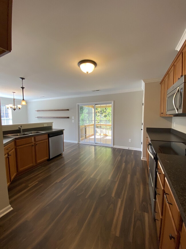 Building Photo - 617 Rockland Dr