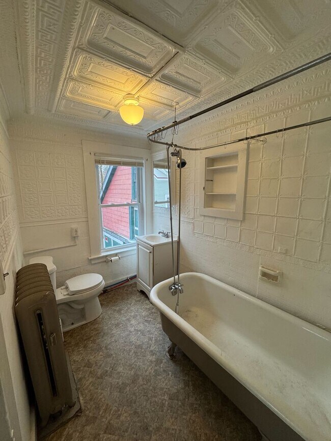 Building Photo - 16 Union St