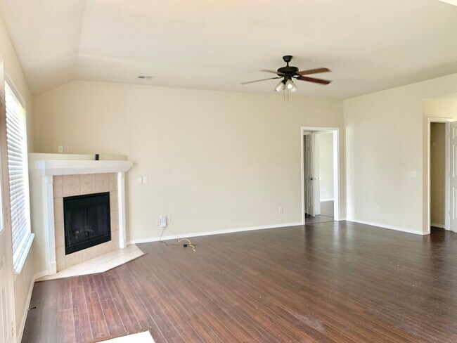 Building Photo - 2309 SW 15th St