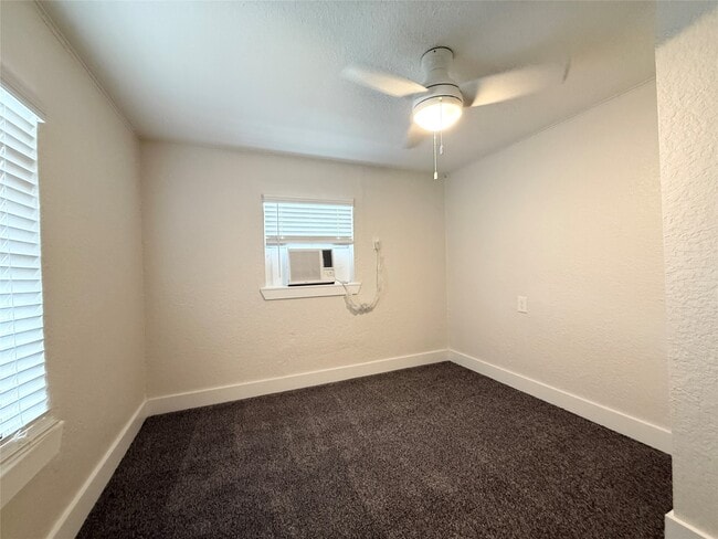 Building Photo - 14070 S Hwy 288b