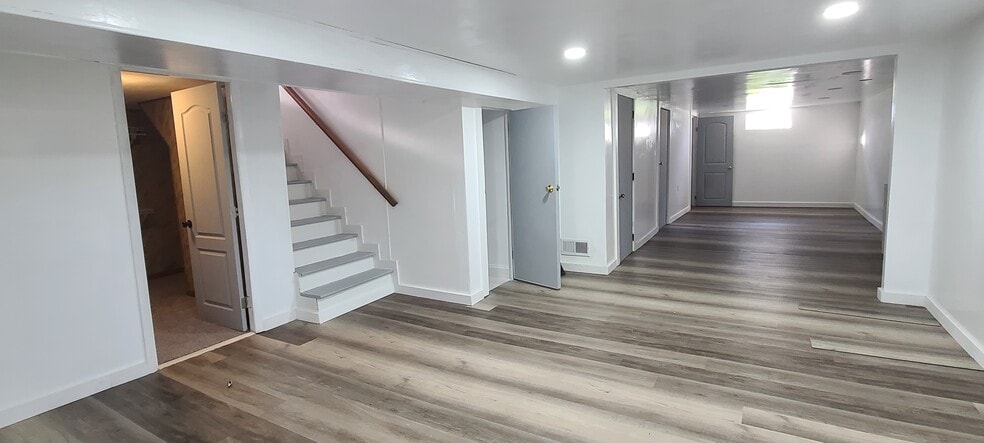 Building Photo - 328 Bradley Rd