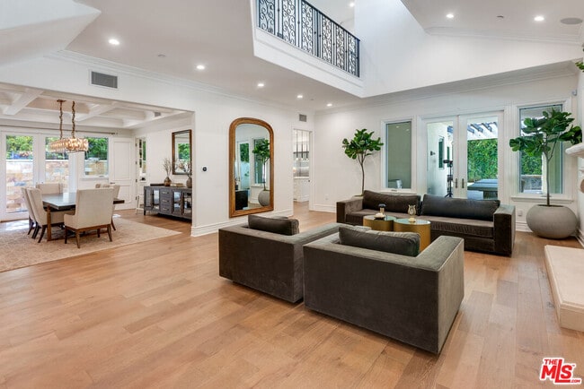 Building Photo - 363 S Saltair Ave