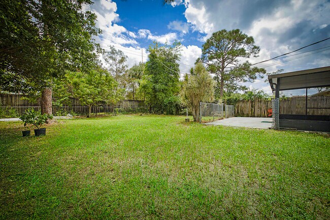 Building Photo - 2346 Caroma Ln