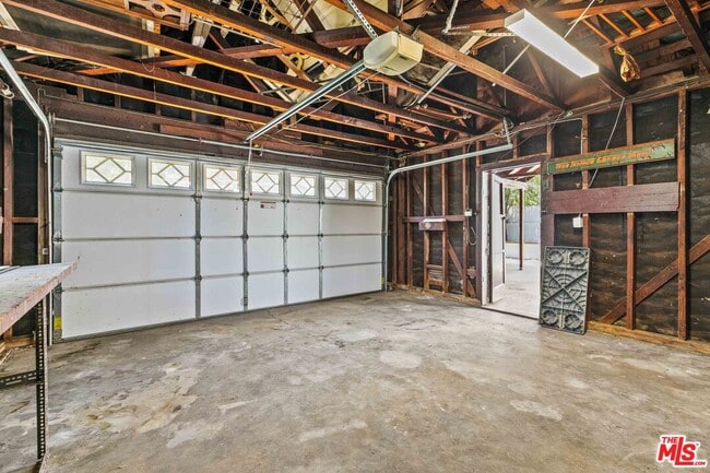 Building Photo - 1722 Bel Aire Dr