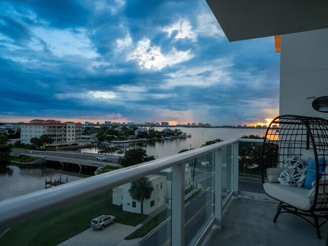 Building Photo - 1020 Sunset Point Rd