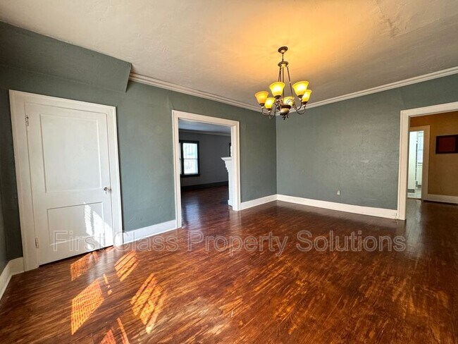 Building Photo - 1400 NW 22nd St