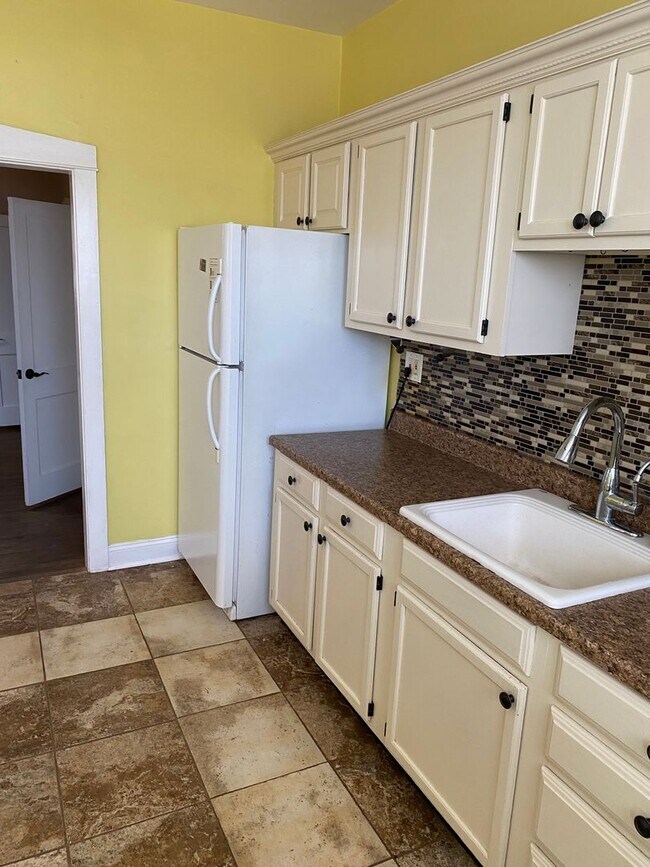 Building Photo - Now Available-3 Bedroom Norristown Rental!