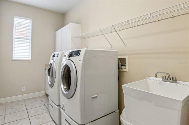 Building Photo - 10222 Arbor Side Dr